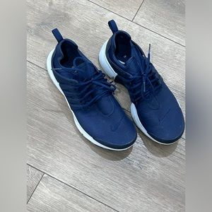 NIKE • Nike Air Prestó Blue Sneaker • sz 7